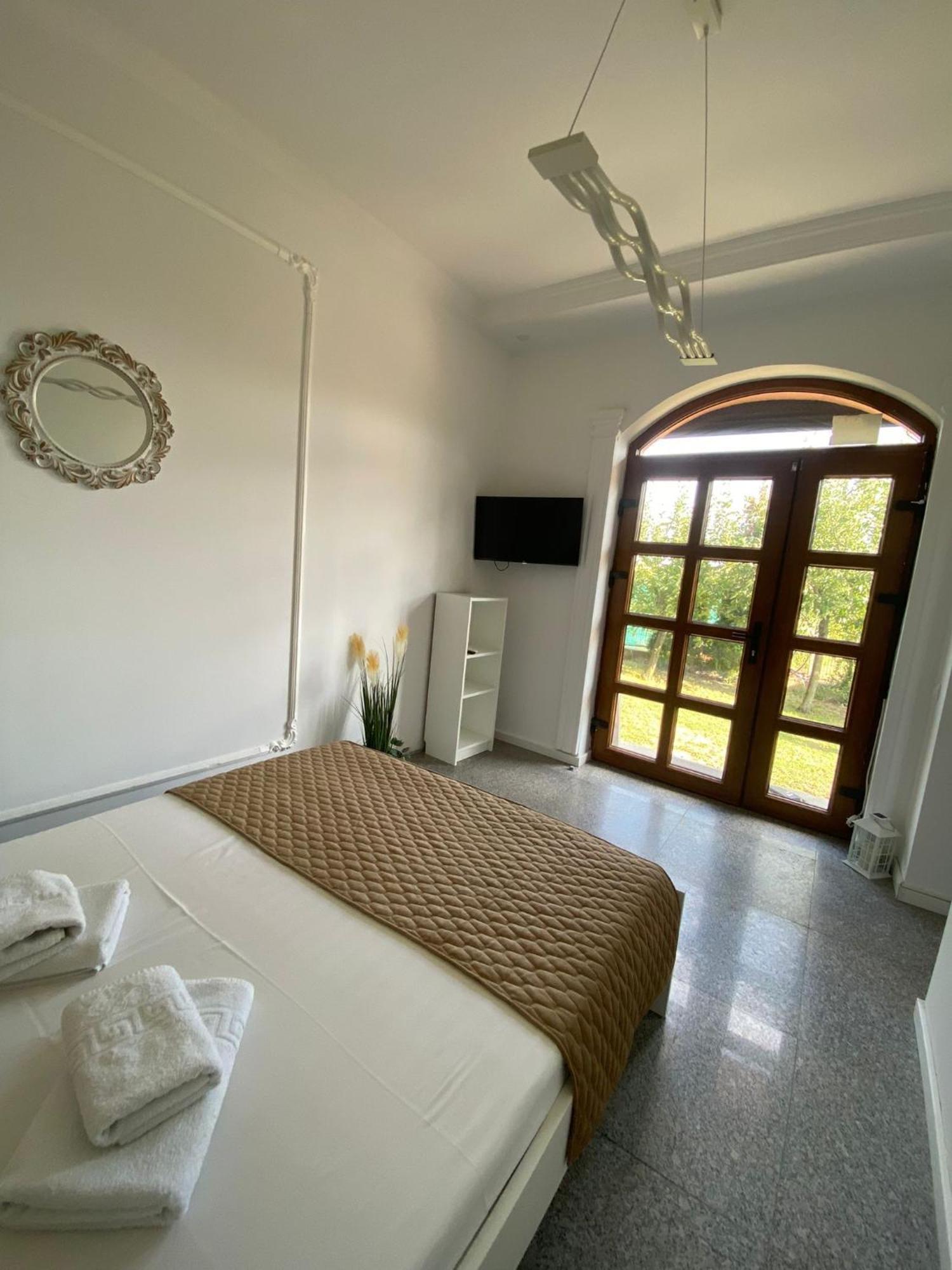 Ami Residence Bucharest Airport&Therme&Parking Otopeni Bagian luar foto